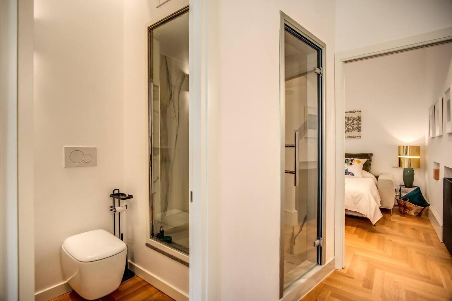 Luxury By Spanish Square Apartment Rom