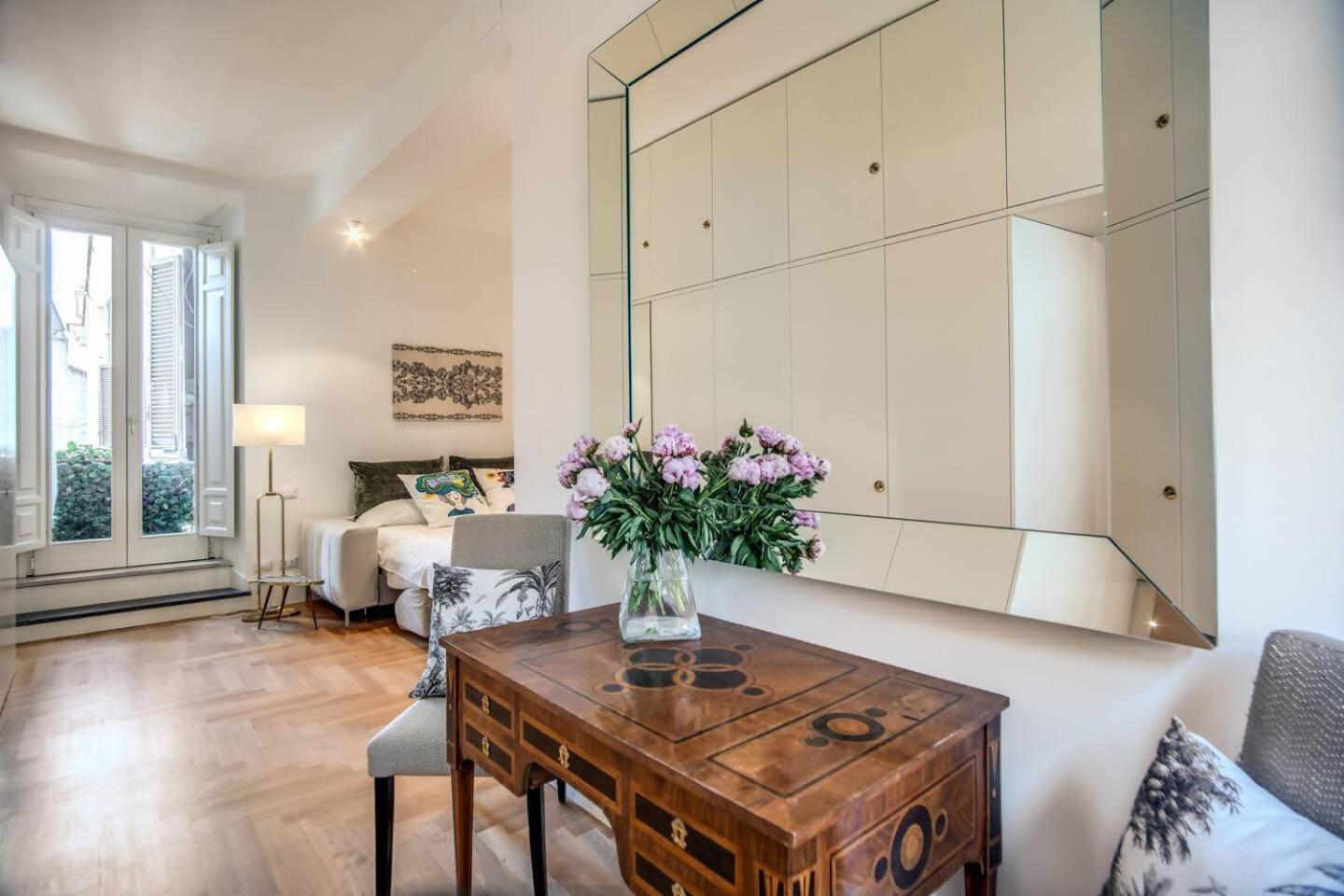 Luxury By Spanish Square * Rom